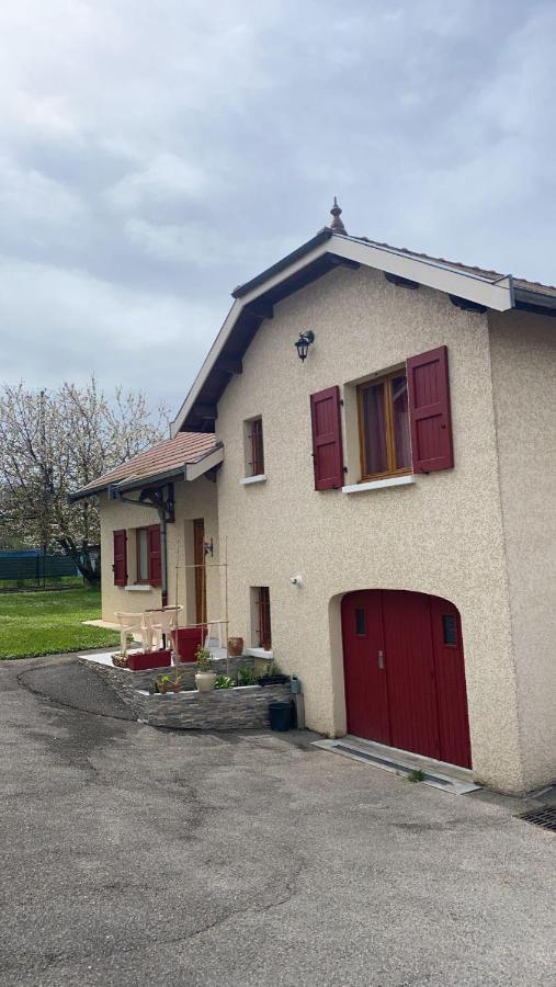 Au Gres Du Vent Apartment Ruy-Montceau Exterior foto